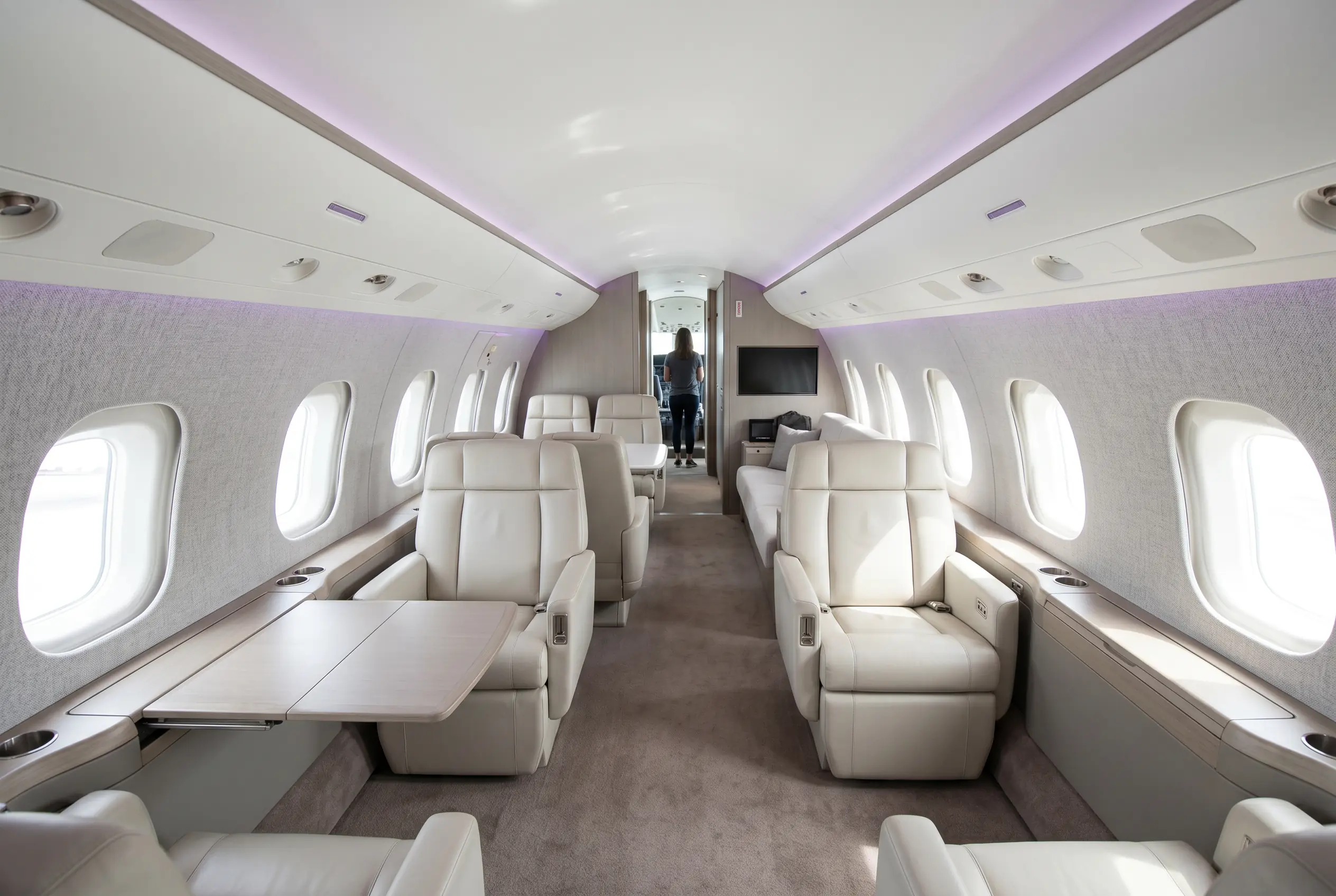 Bombardier Global 6500 three-zone cabin for a Miami to New York charter