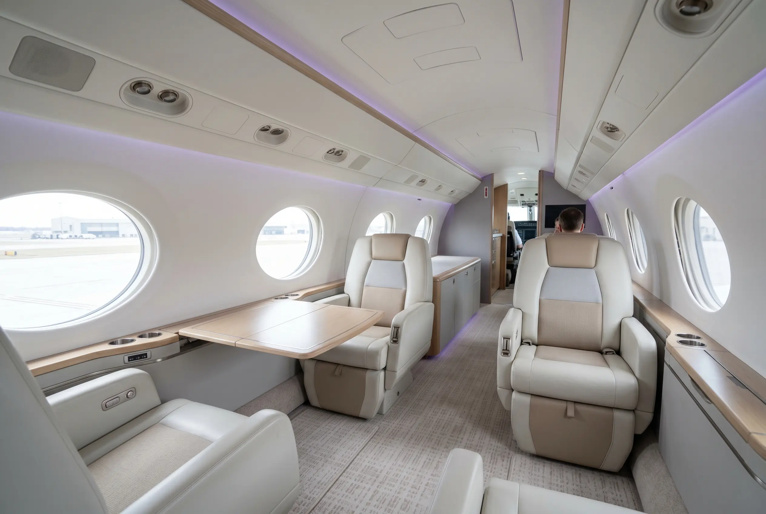 Gulfstream G450 large cabin for a Miami to New York charter